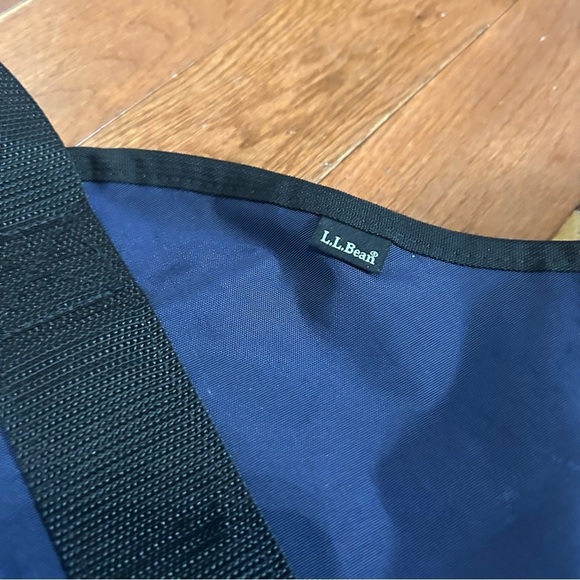 L.L. Bean wood Blue Bag with Durable Design - Picture 2 of 8